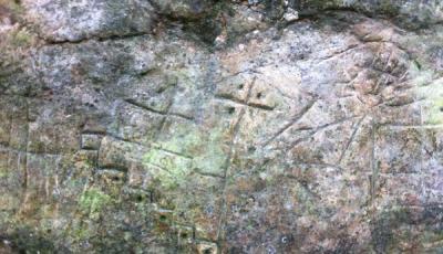 Incisioni rupestri nella Val d'Assa