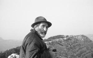 Mario Rigoni Stern tra le sue montagne