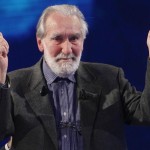 Il saluto alla fine della trasmissione “Che tempo che fa”, nel 2006.